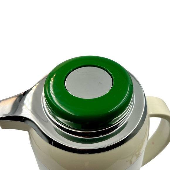 Spode Christmas Tree Thermal Carafe Serves Hot or Cold Liquids 1 Liter NIB - Picture 4 of 15